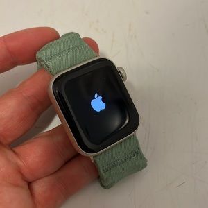 Apple Watch SE 40MM aluminum case